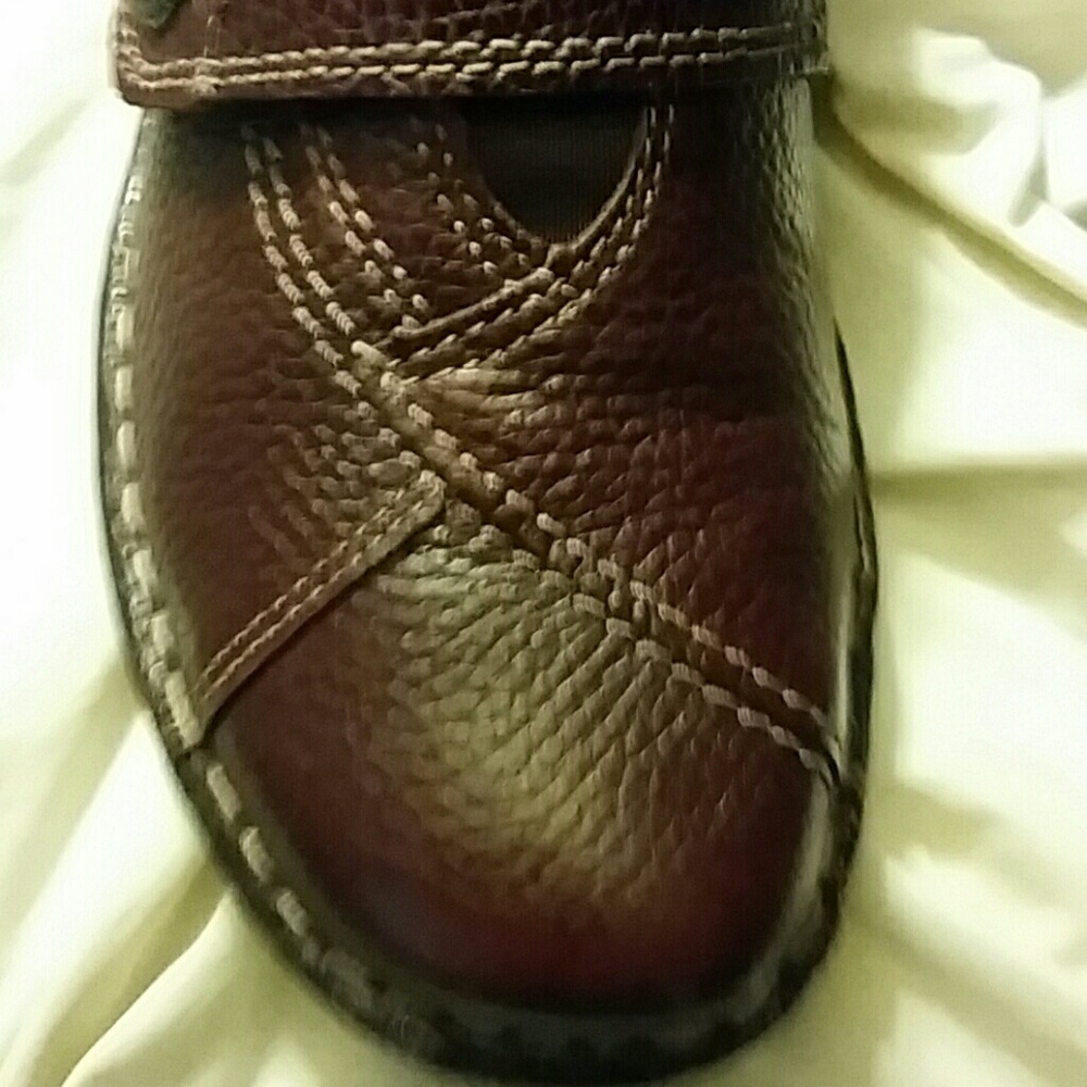 Shoes - Picture 4 of 7